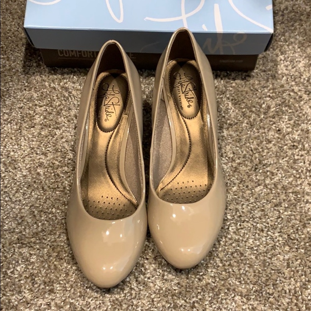 New in Box - LifeStride Heels